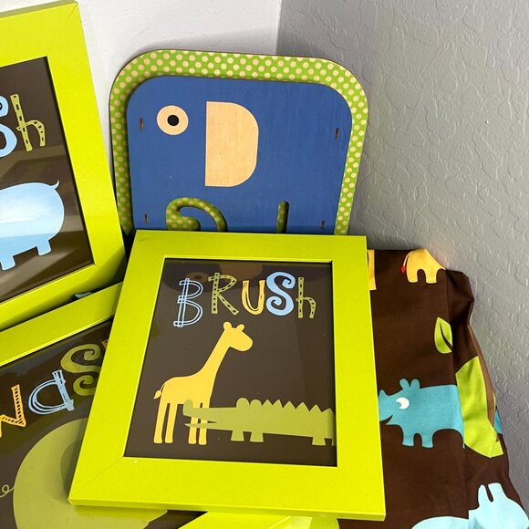 Bathroom Lot of Jungle Theme Decor Shower Curtin Wall Hangings - Picture 3 of 11